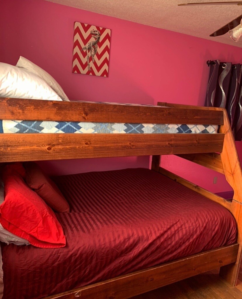 bunkbed room 2 - 8100 Red Willow Dr