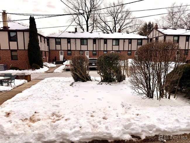 Building Photo - 139 Newman St