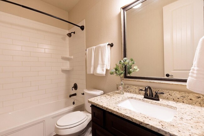 Building Photo - 28006 Laurel Garden Ln