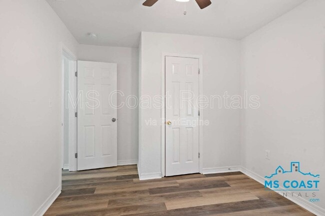 Building Photo - 340 Hiller Dr