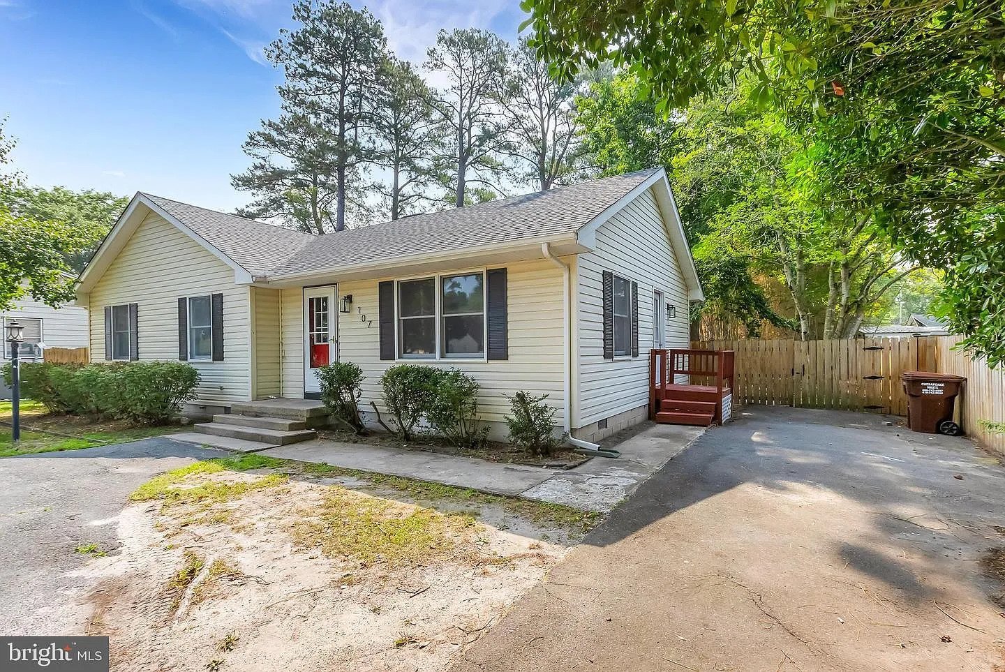 Building Photo - 107 Walden Dr