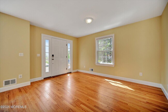 Building Photo - 15 Griggs Ave