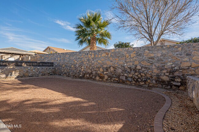 Building Photo - 12712 Roberto Nunez Ln
