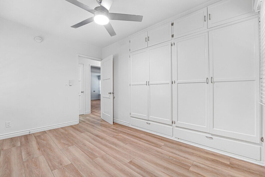 Building Photo - 1034 5th St