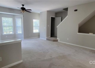 Building Photo - 16213 Peachmont Dr