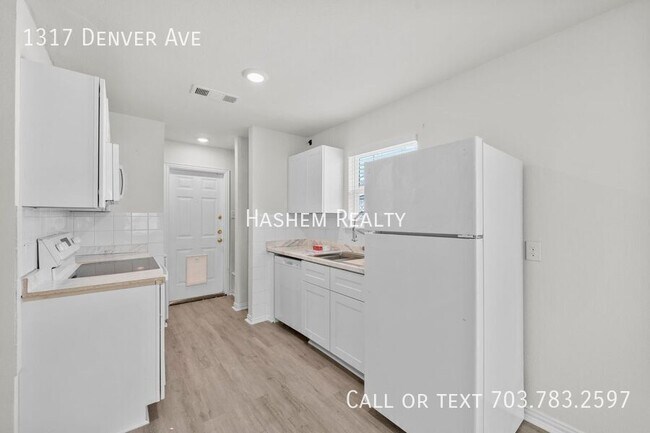 Building Photo - 1317 Denver Ave
