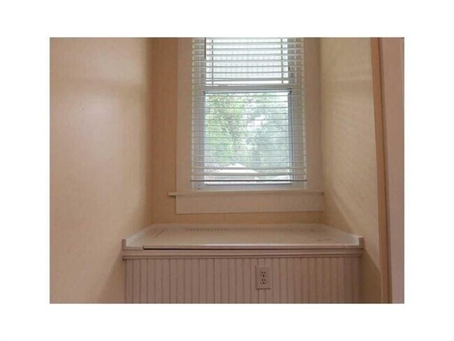 Building Photo - 184 Ormond St SE