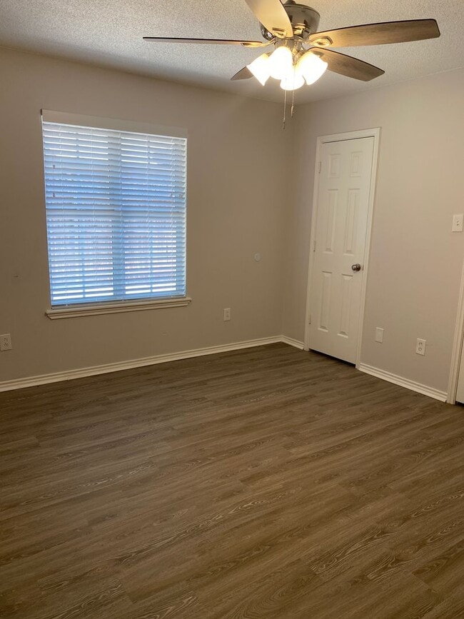 Building Photo - 7901 Albany Ave