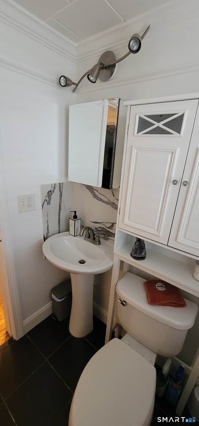 Building Photo - 321 Evers St