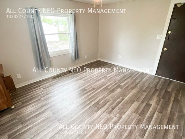 Building Photo - 3590 E 139th St