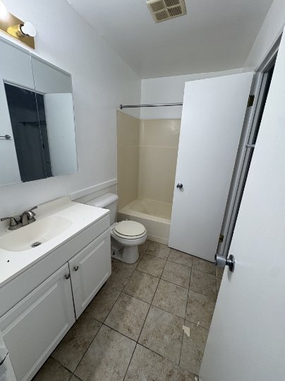 Building Photo - 1306 W Michigan Ave