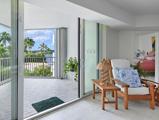 Building Photo - 2860 S Ocean Blvd