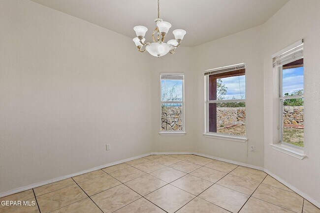 Building Photo - 6377 Franklin Ridge Dr