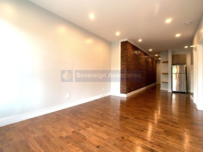 Building Photo - 184 Nagle Ave