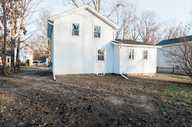 Building Photo - 224 North Lake Street