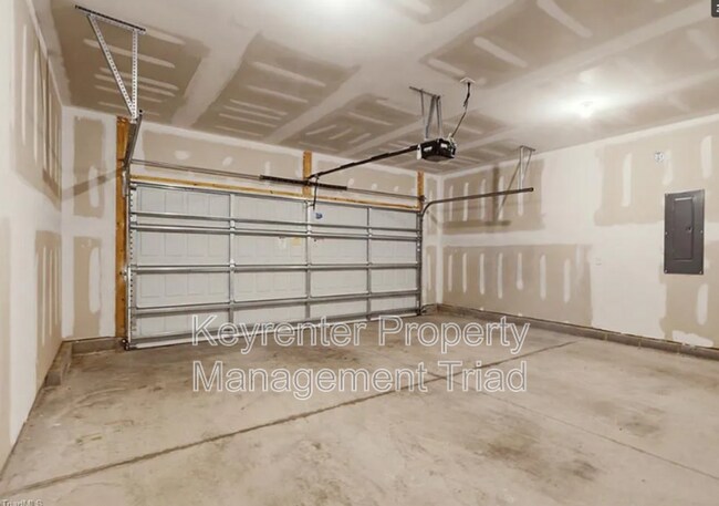 Building Photo - 7448 Buckpasser Dr