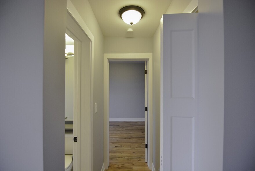 Building Photo - 555 W Arlington