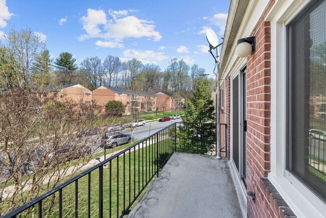 Building Photo - 2BD/2BA- Bethesda Condo in Parkside Community - Utilities Included