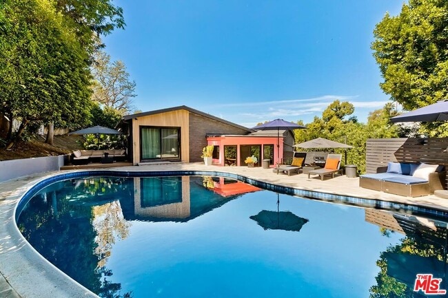 Building Photo - 3141 Lake Hollywood Dr