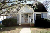 Building Photo - Adorable 1 Bedroom Duplex in Watts-Hillandale