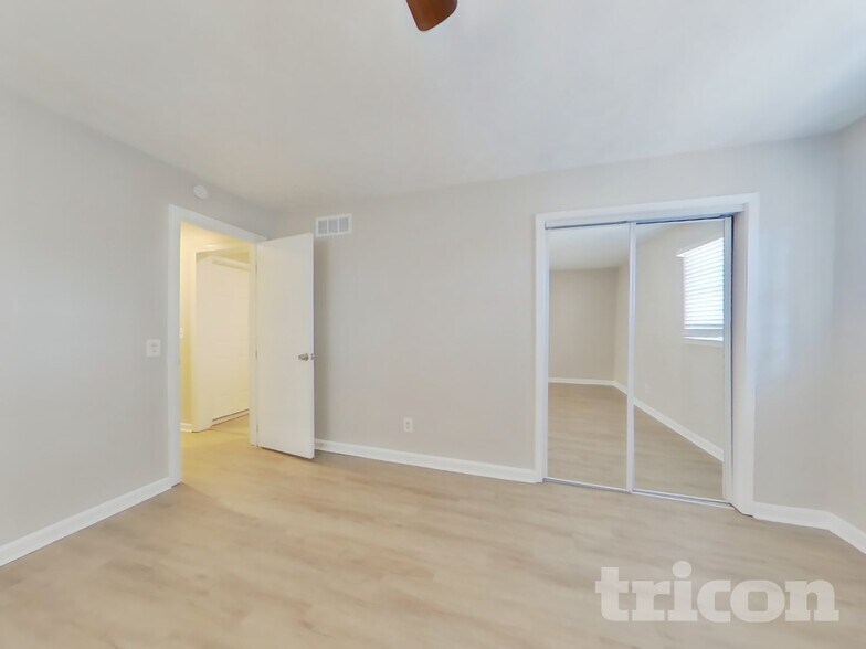 Building Photo - 324 Pioneer Cir