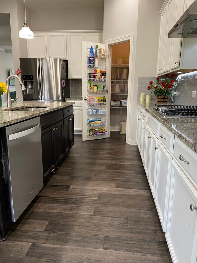 Building Photo - 5508 Cameron Parc Dr