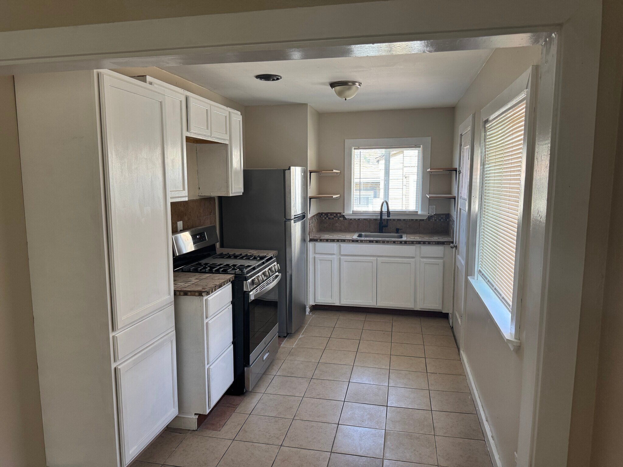 Kitchen - 197 6th St