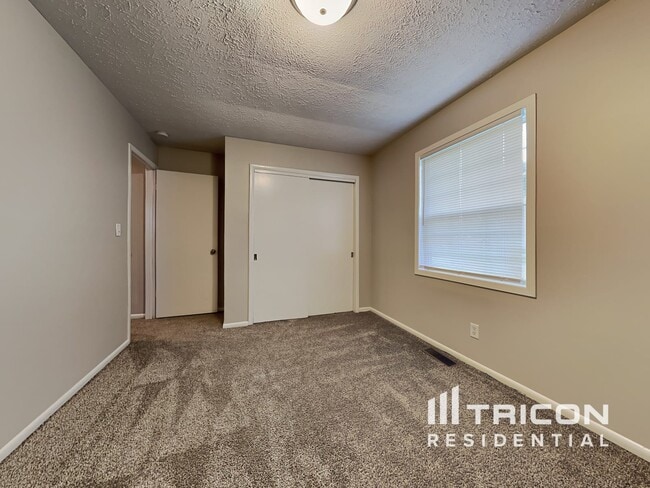 Building Photo - 15 Thornleigh Dr