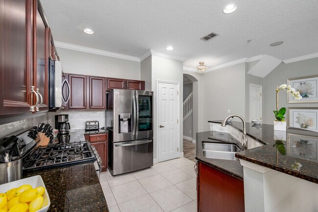 Building Photo - 875 Assembly Ct