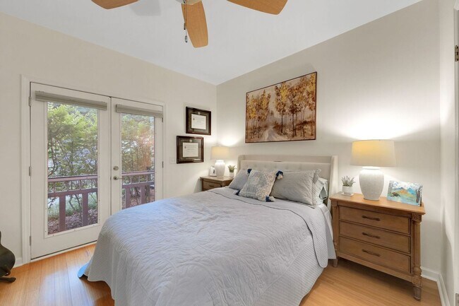 Building Photo - Charming 2BR Condo in Asheville