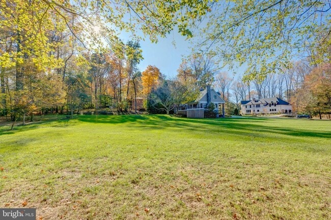 Building Photo - 1057 Vista Dr