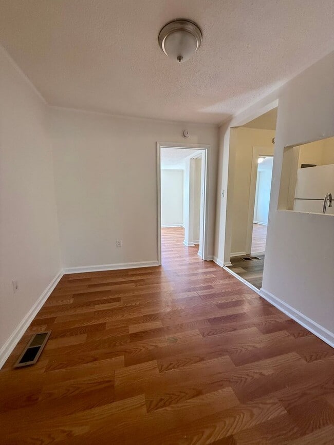 Building Photo - 3208 Dodds Ave