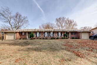 Building Photo - Beautiful 2bed/2bath Duplex!!