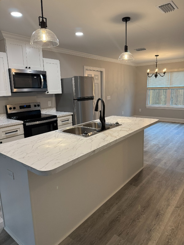 Building Photo - 16 Naskapi St