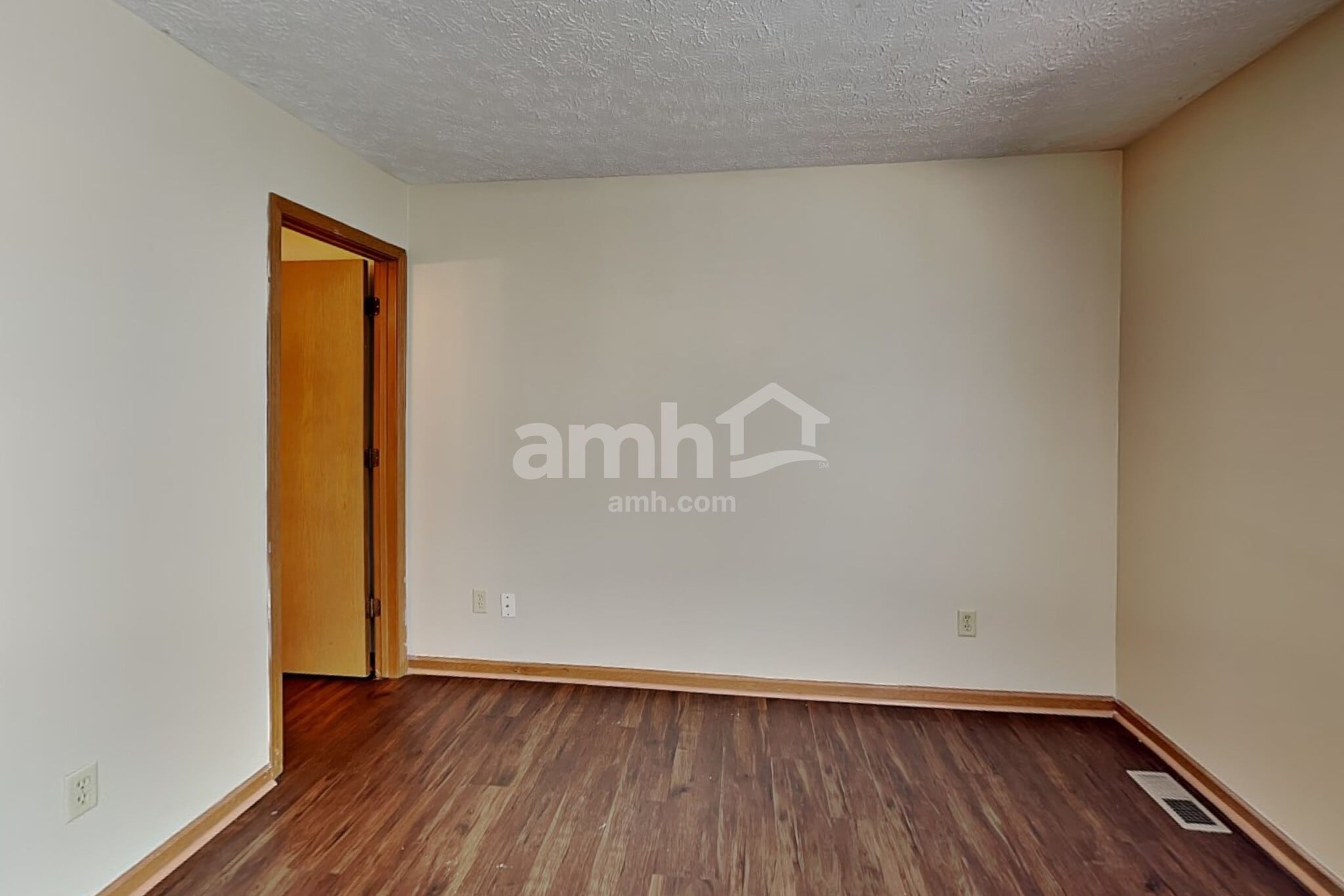 Building Photo - 2759 Beal Dr