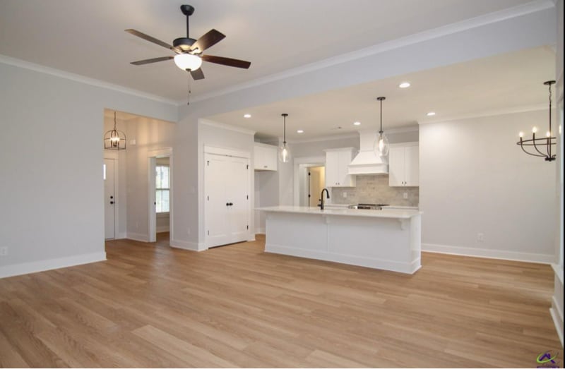 Building Photo - 212 Willowbrook Ln