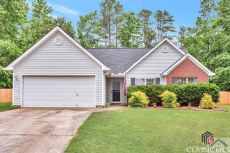 Building Photo - Beautiful 3 bed 2 bath house- Pet Friendly!