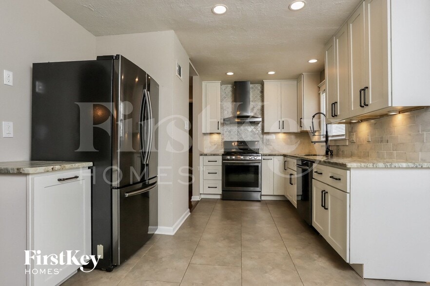 Building Photo - 1646 Stardust Dr