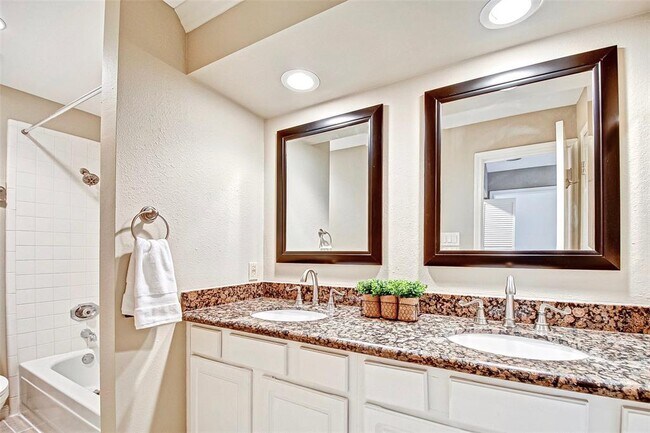Building Photo - 4144 Greystone Way