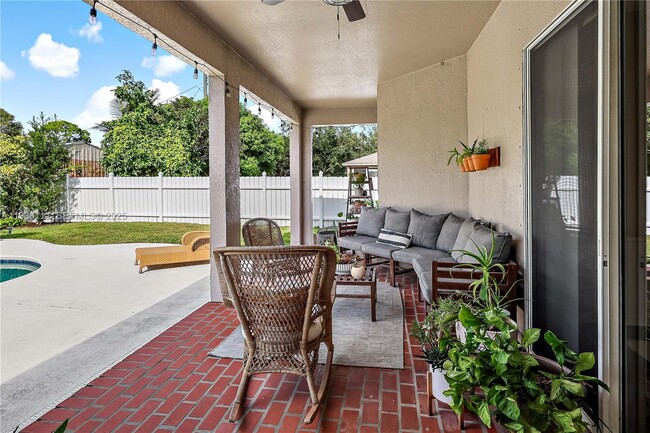 Building Photo - 143 37th Dr SW