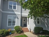 Building Photo - Spacious 2-Bedroom Townhome in Amenity-Ric...