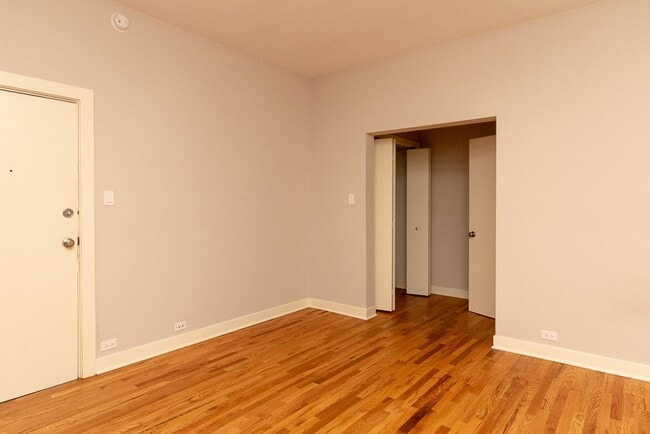 Building Photo - 2425 N Kedzie Blvd