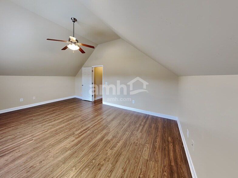 Building Photo - 3016 Sommette Dr