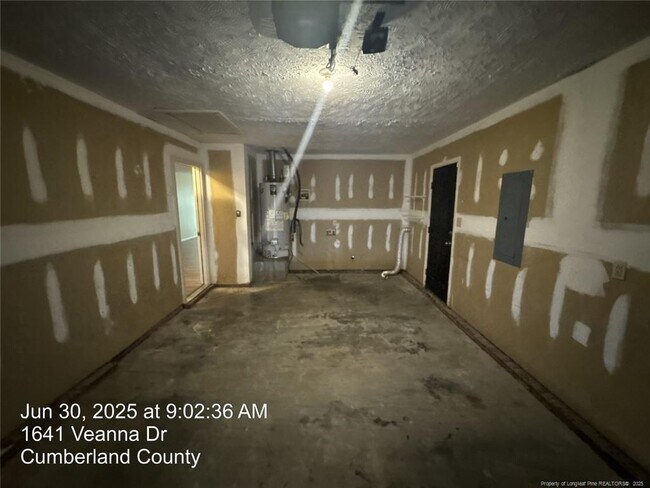 Building Photo - 1641 Veanna Dr
