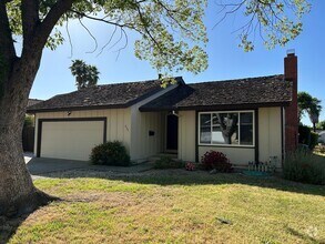 Building Photo - Beautifully Renovated 4 Bedroom 2 Bath Sin...