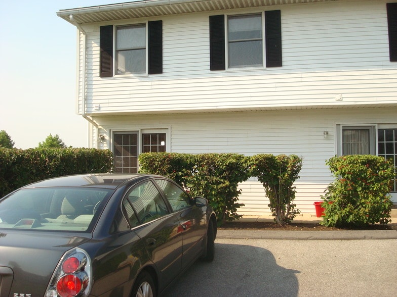Building Photo - 1528 Blue Course Dr