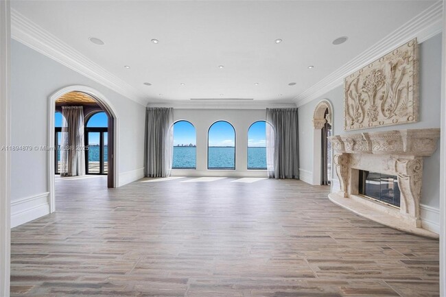 Building Photo - 1331 Bay Terrace