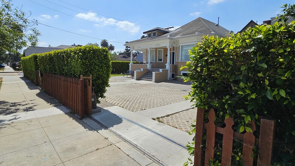 Entrance to parking - 2084 W 24th St