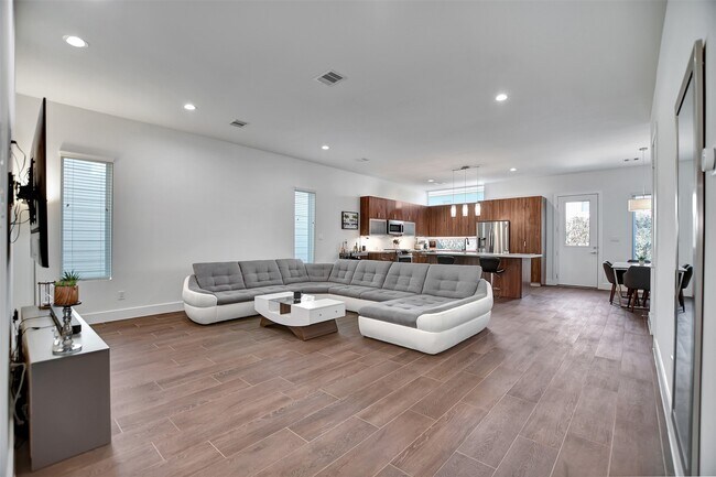 Building Photo - 5507 Robusto Pl