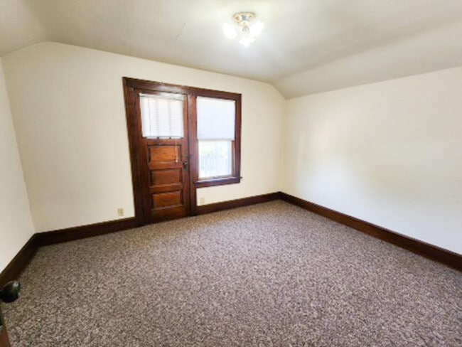 Building Photo - 1235 Monroe Ave